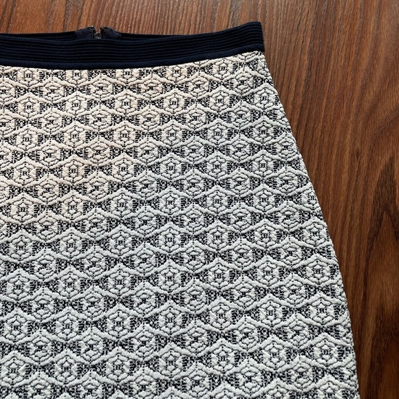 Two-piece white and blue skirt and top - Picture 2 of 7
